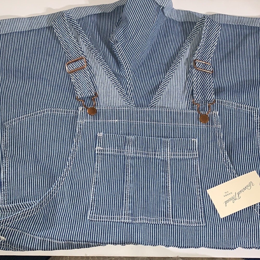 (L)- Universal Thread Women's Railroad Striped Side Button Short Denim Overalls - Picture 3 of 10